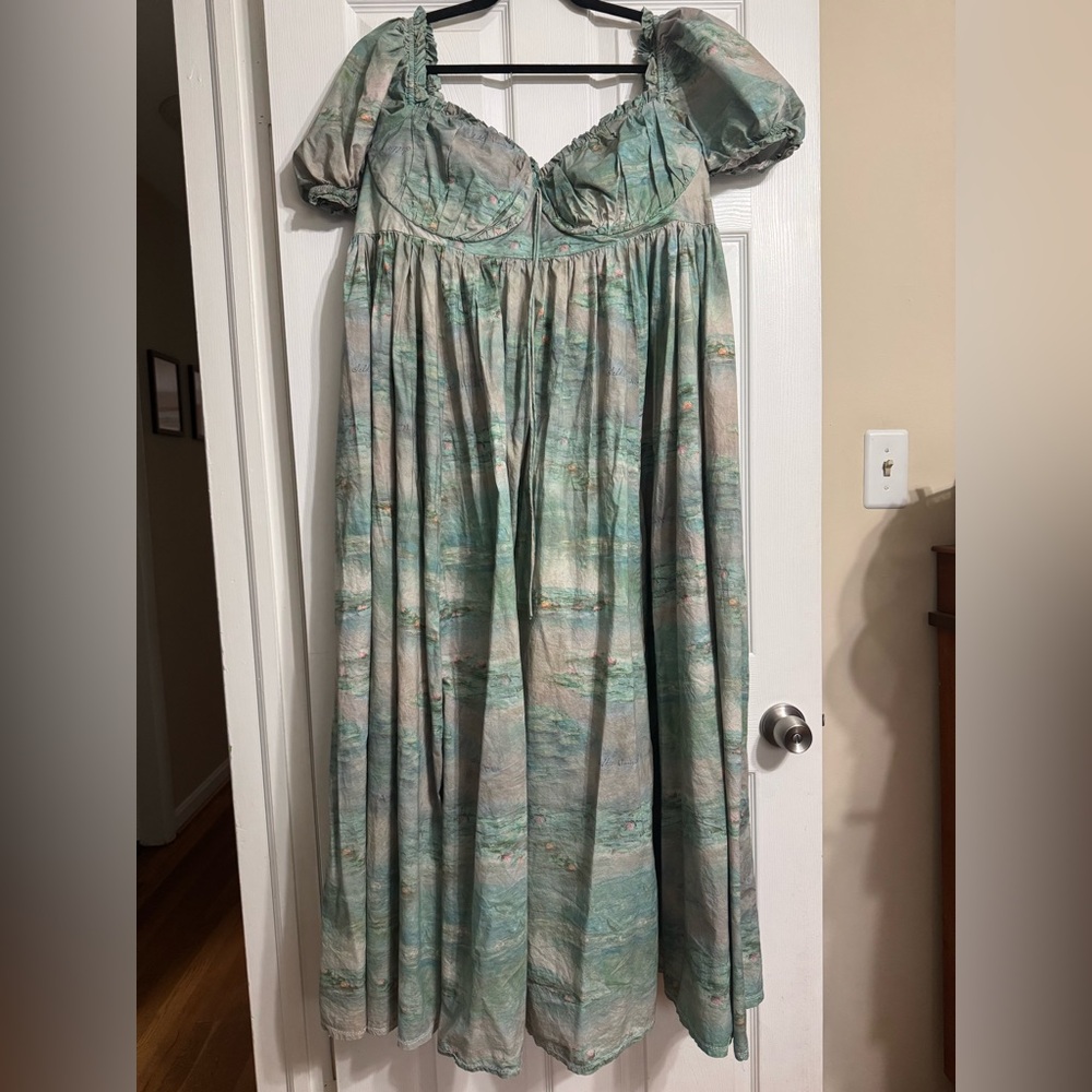 *hemmed* Water Lillies Seashell Gown - Picture 2 of 4